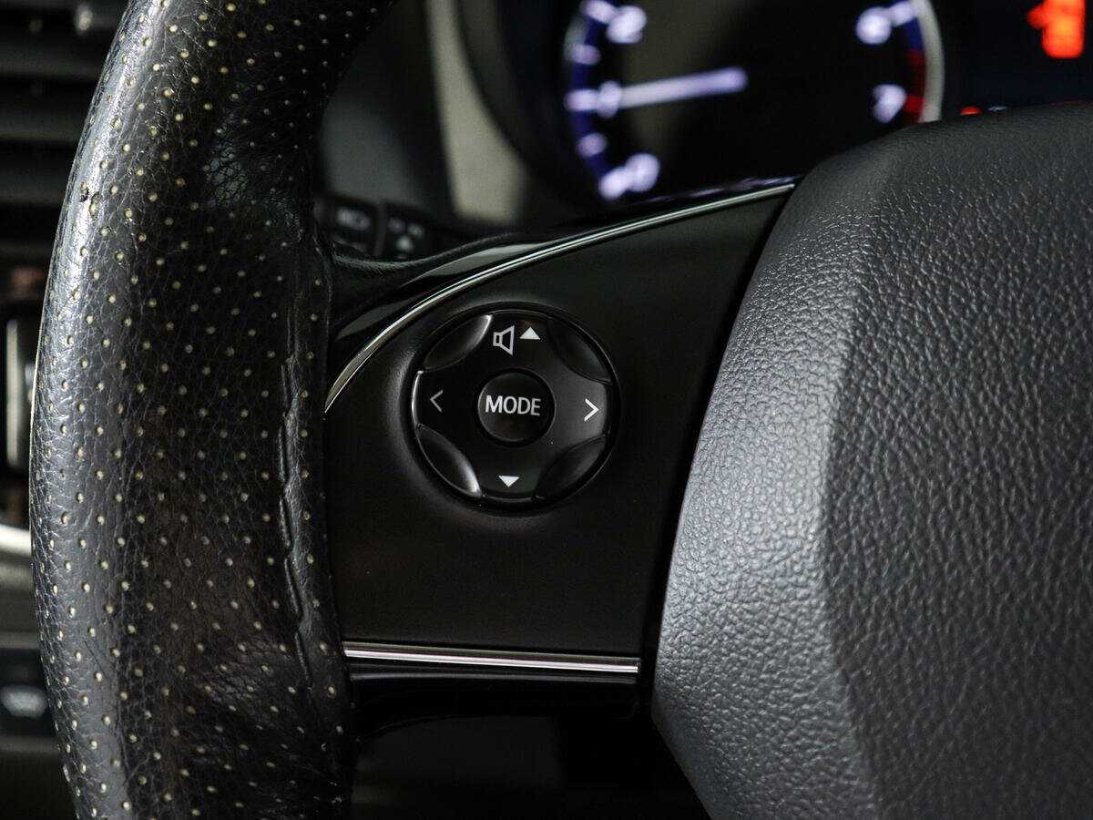 Б/У Митсубиши Оутлэндер 2016 года. Фото: #15