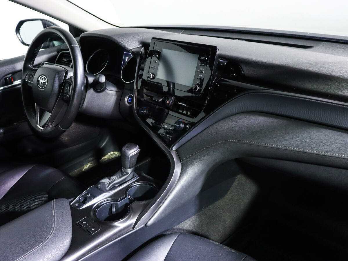 Б/У Тойота Камри 2021 года. Фото: #8