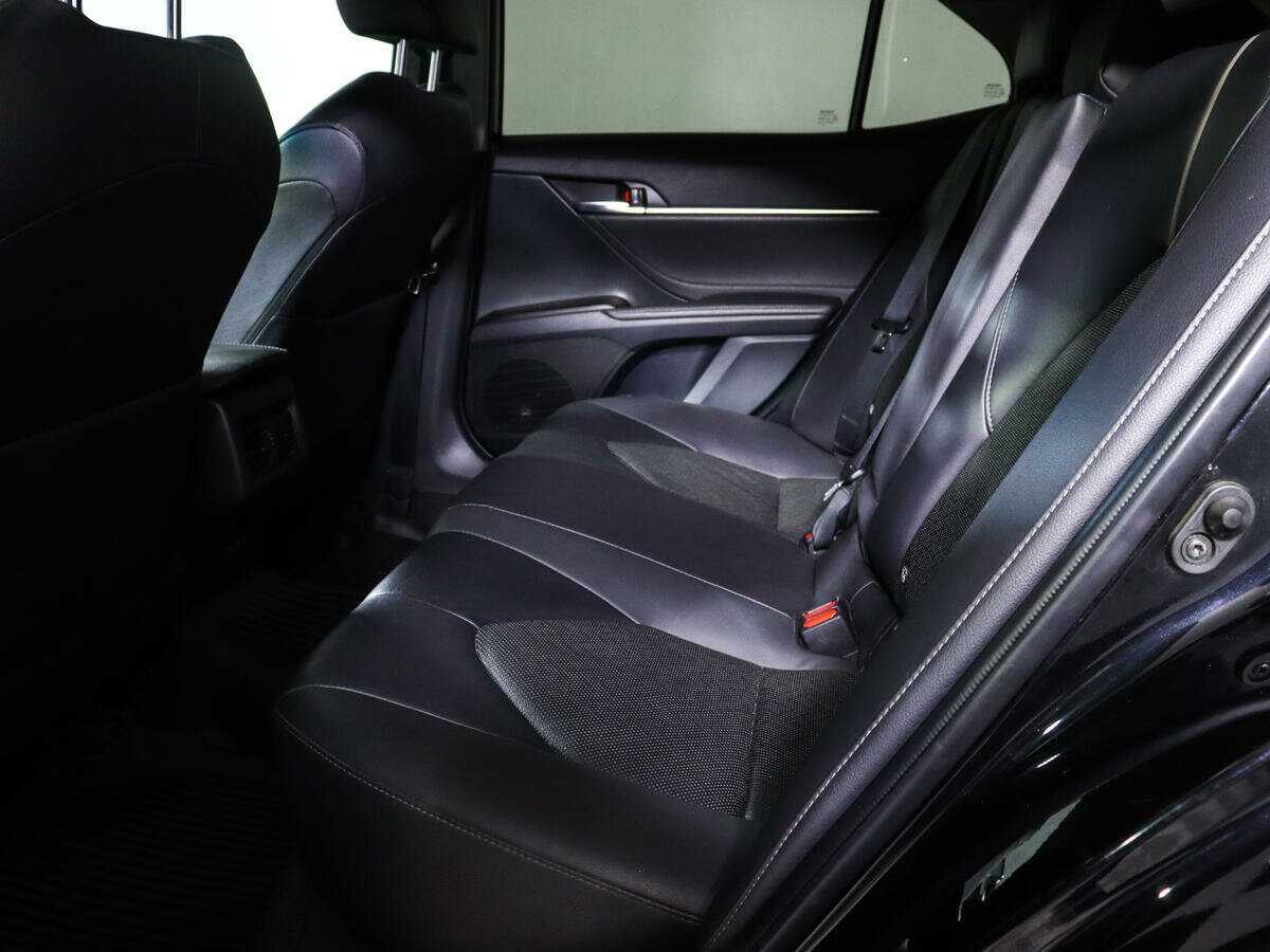 Б/У Тойота Камри 2021 года. Фото: #9