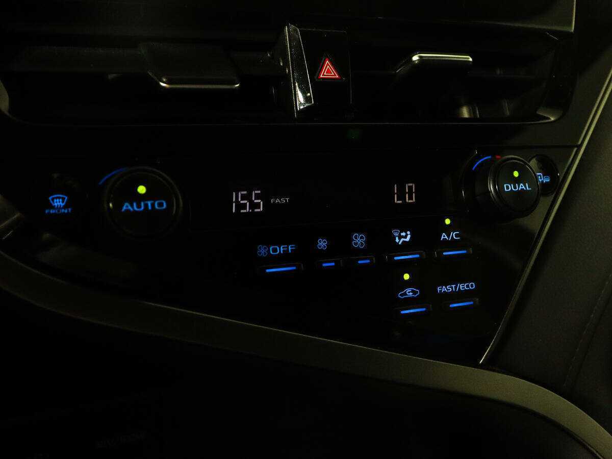 Б/У Тойота Камри 2021 года. Фото: #17