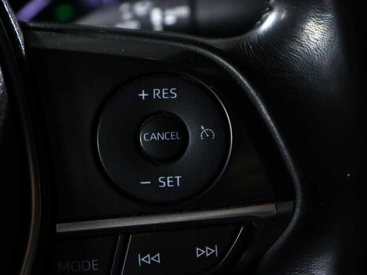 Б/У Тойота Камри 2021 года. Фото: #19