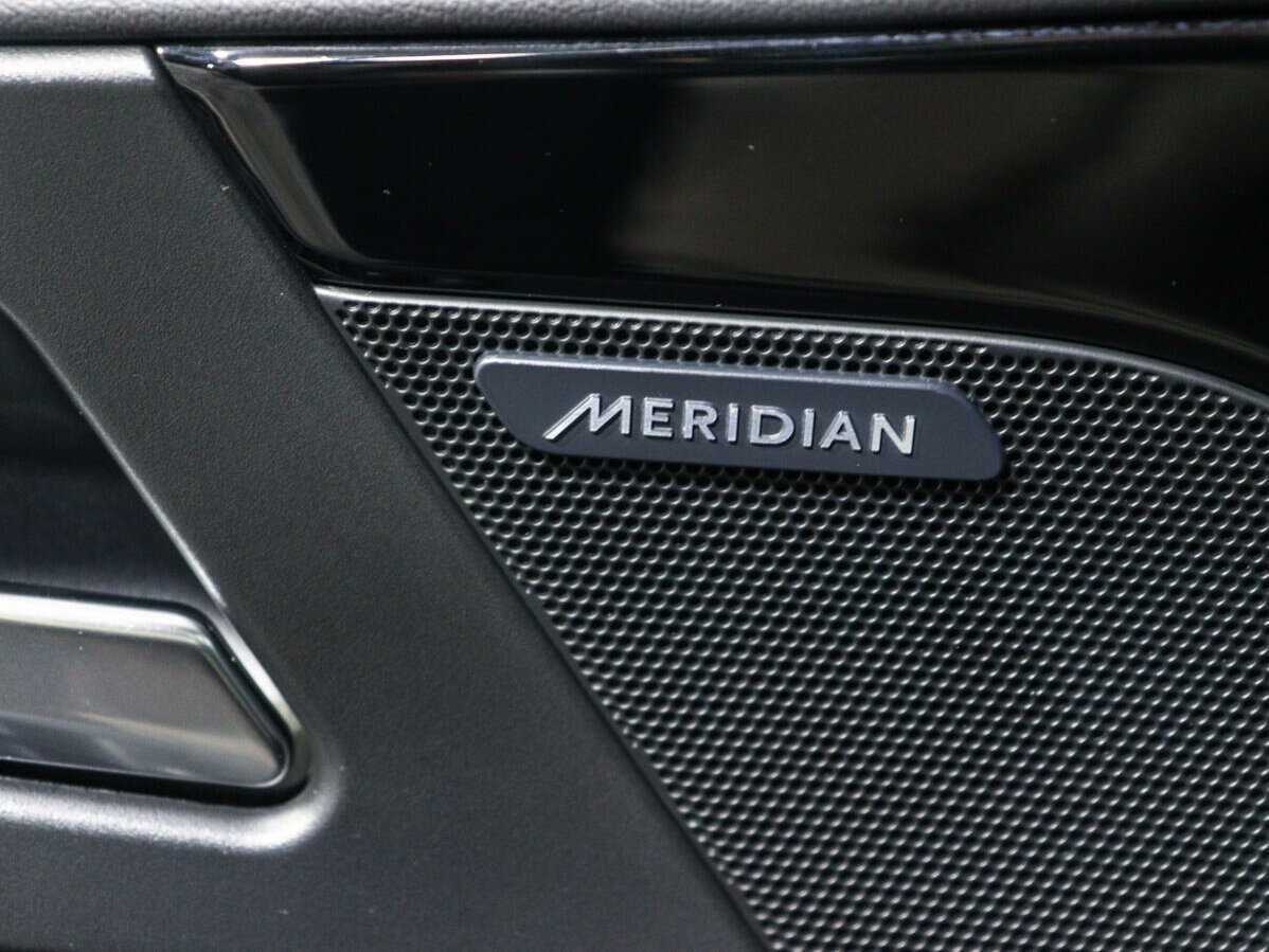 Б/У Ягуар ИксЕ 2017 года. Фото: #15