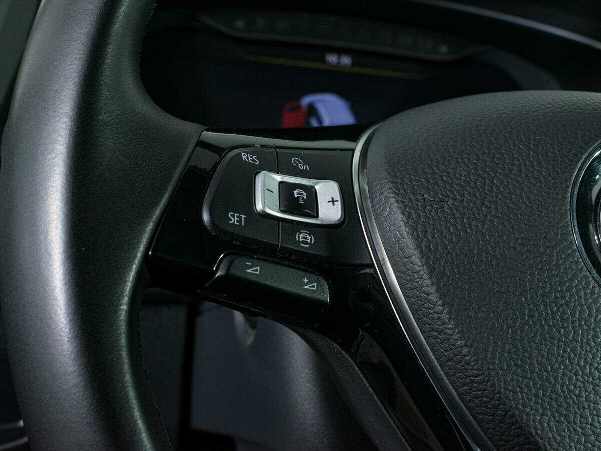 Б/У Фольксваген Тигуан 2018 года. Фото: #13