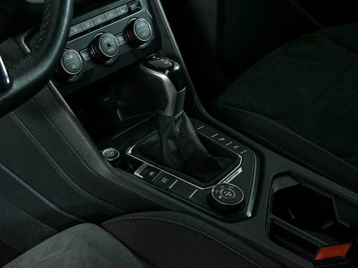 Б/У Фольксваген Тигуан 2018 года. Фото: #15