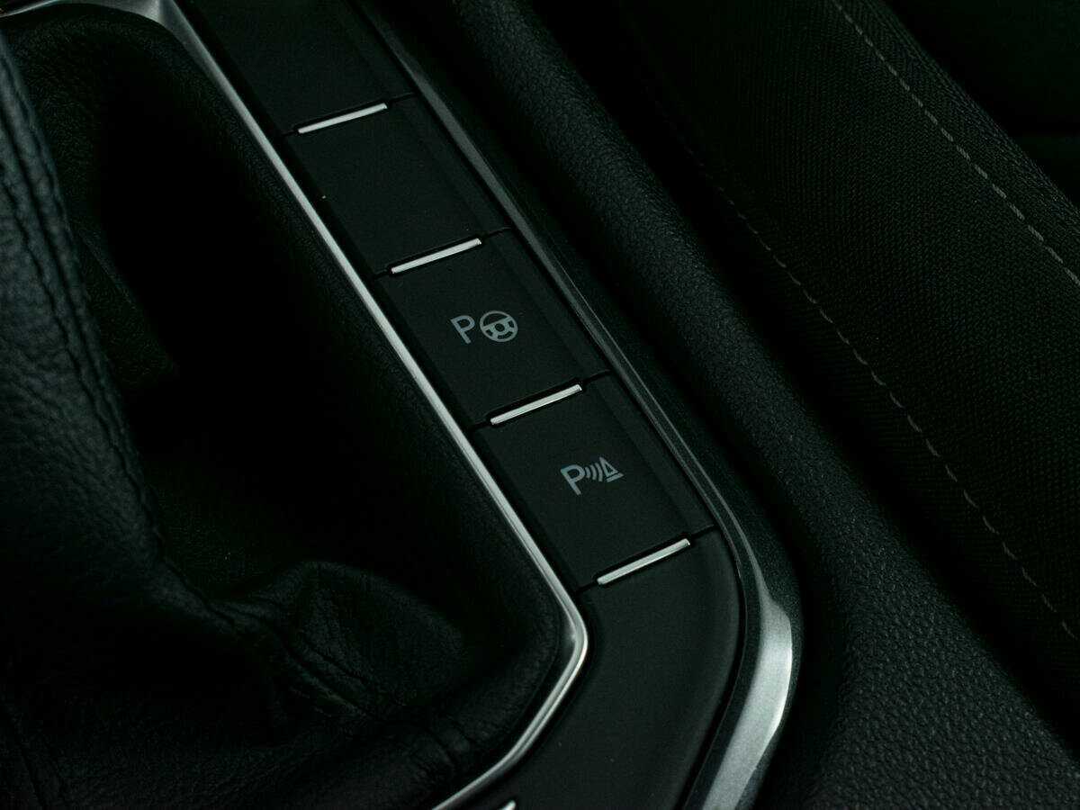 Б/У Фольксваген Тигуан 2018 года. Фото: #16