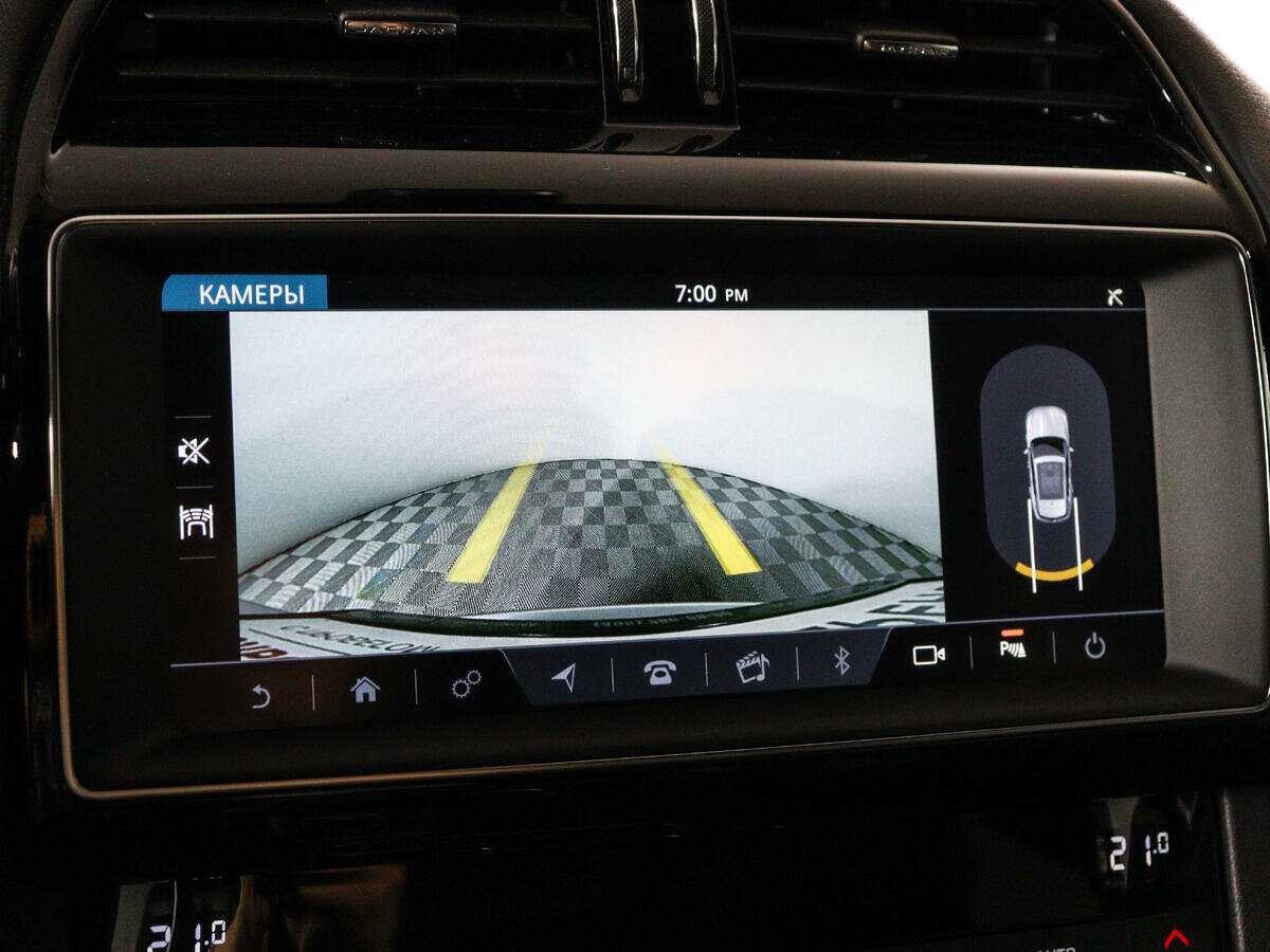 Б/У Ягуар Ф-Пэйс 2020 года. Фото: #12