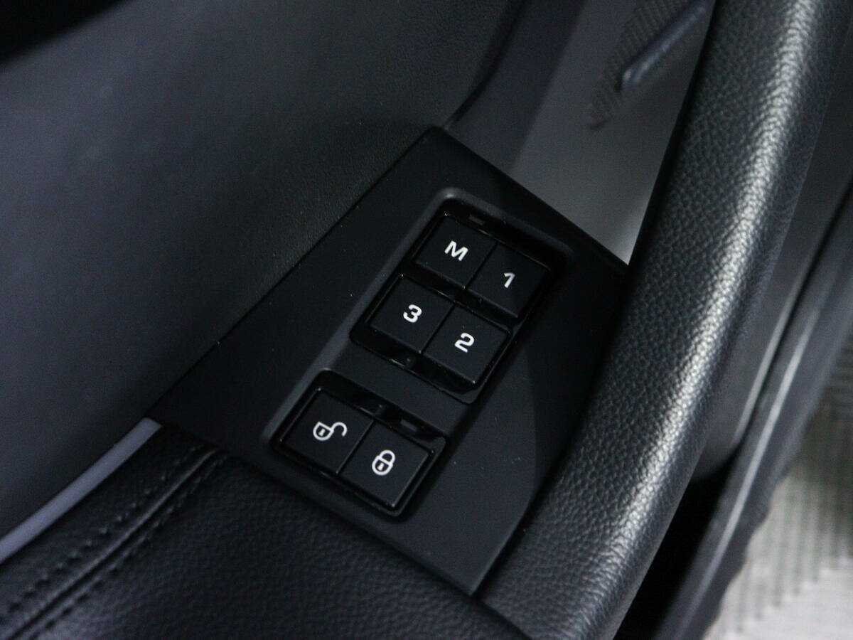 Б/У Ягуар Ф-Пэйс 2020 года. Фото: #15