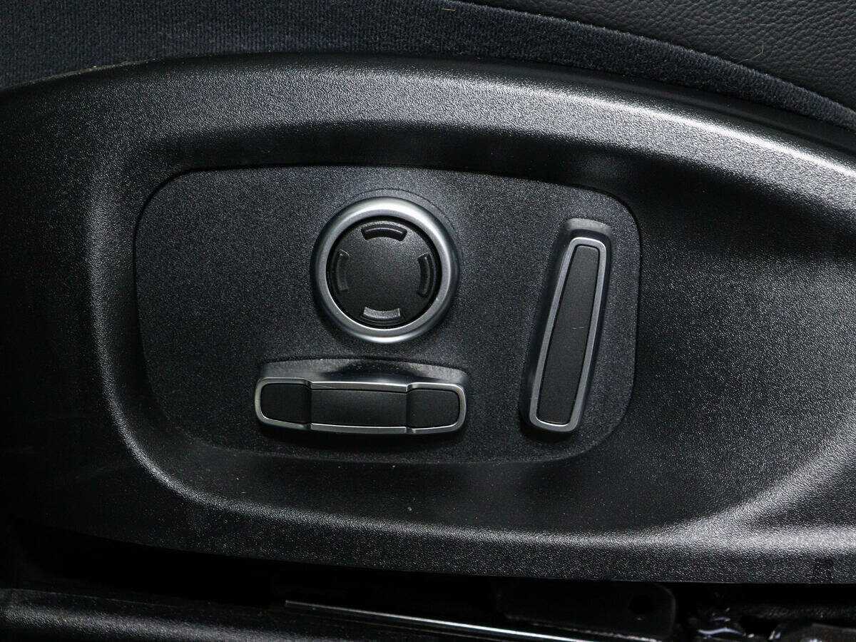 Б/У Ягуар Ф-Пэйс 2020 года. Фото: #16