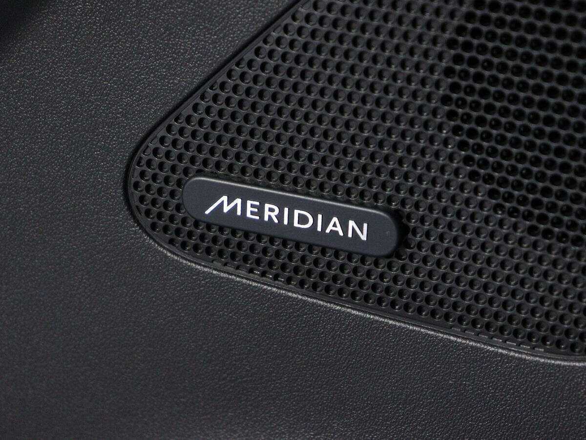 Б/У Ягуар Ф-Пэйс 2020 года. Фото: #17