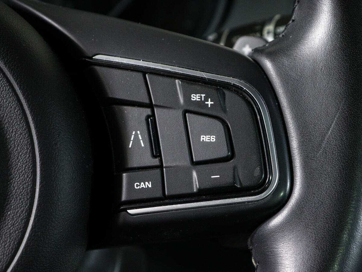 Б/У Ягуар Ф-Пэйс 2020 года. Фото: #19