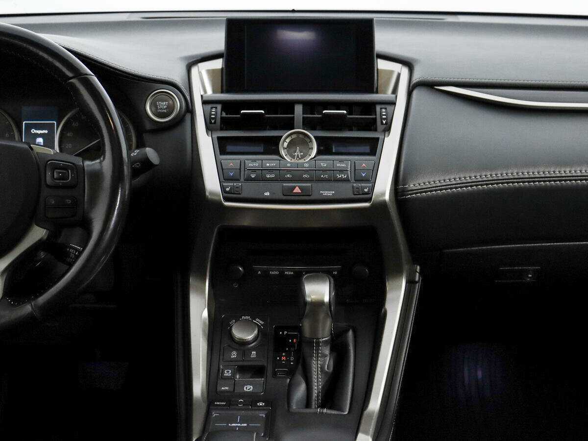 Б/У Лексус Н-Икс 2016 года. Фото: #14