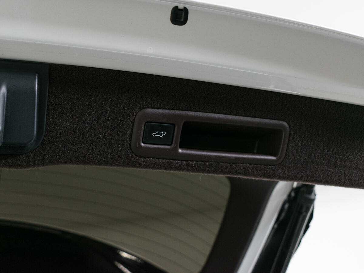 Б/У Лексус Р-Икс 2017 года. Фото: #6