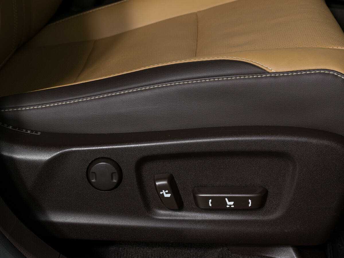 Б/У Лексус Р-Икс 2017 года. Фото: #19