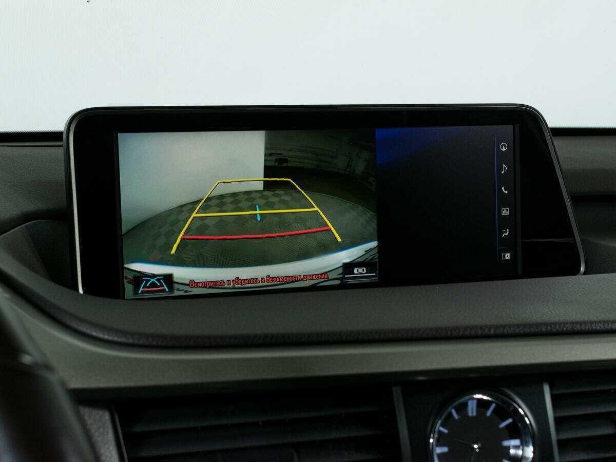 Б/У Лексус Р-Икс 2017 года. Фото: #20