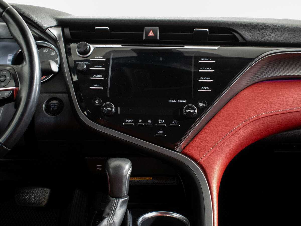 Б/У Тойота Камри 2019 года. Фото: #10