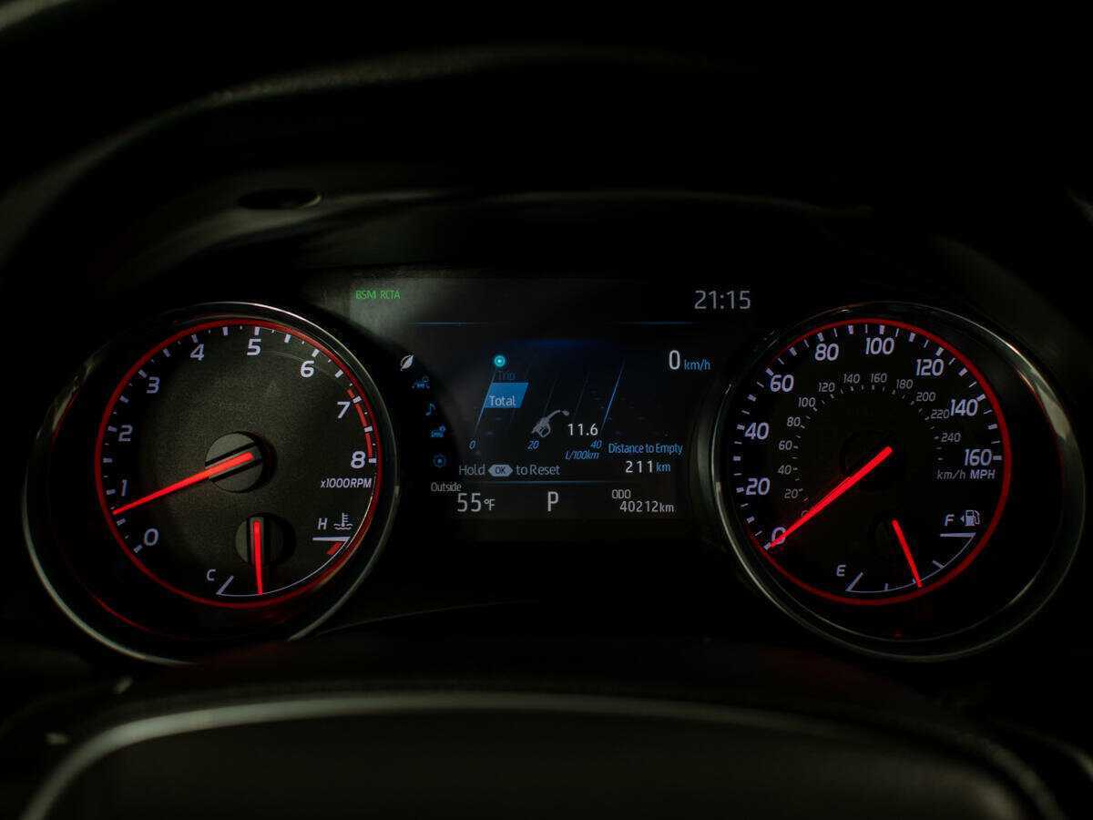 Б/У Тойота Камри 2019 года. Фото: #11