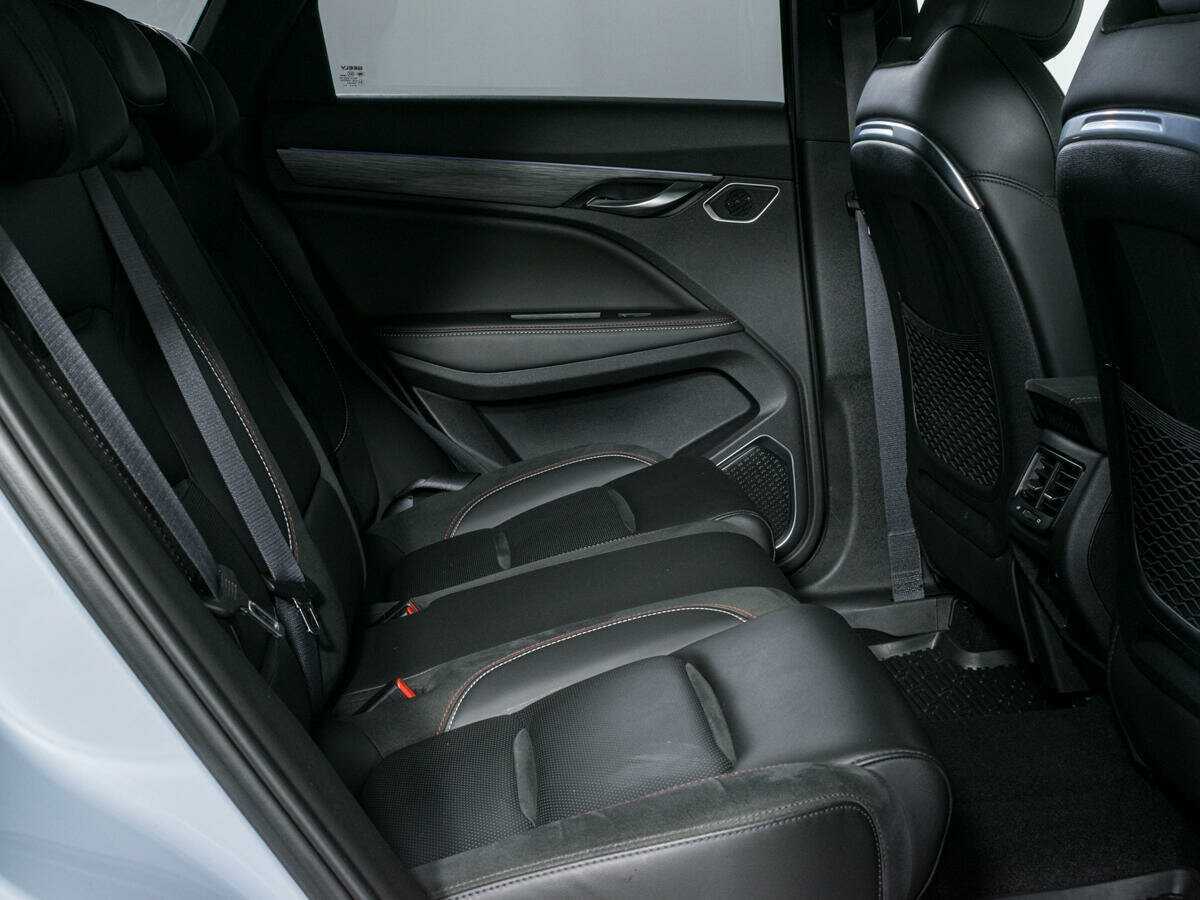 Б/У Джили Тугелла 2022 года. Фото: #10