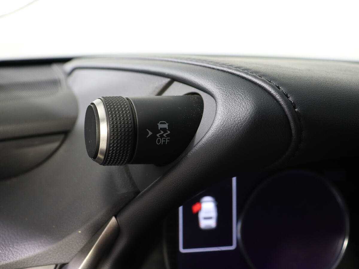 Б/У Лексус ЕС 2019 года. Фото: #21