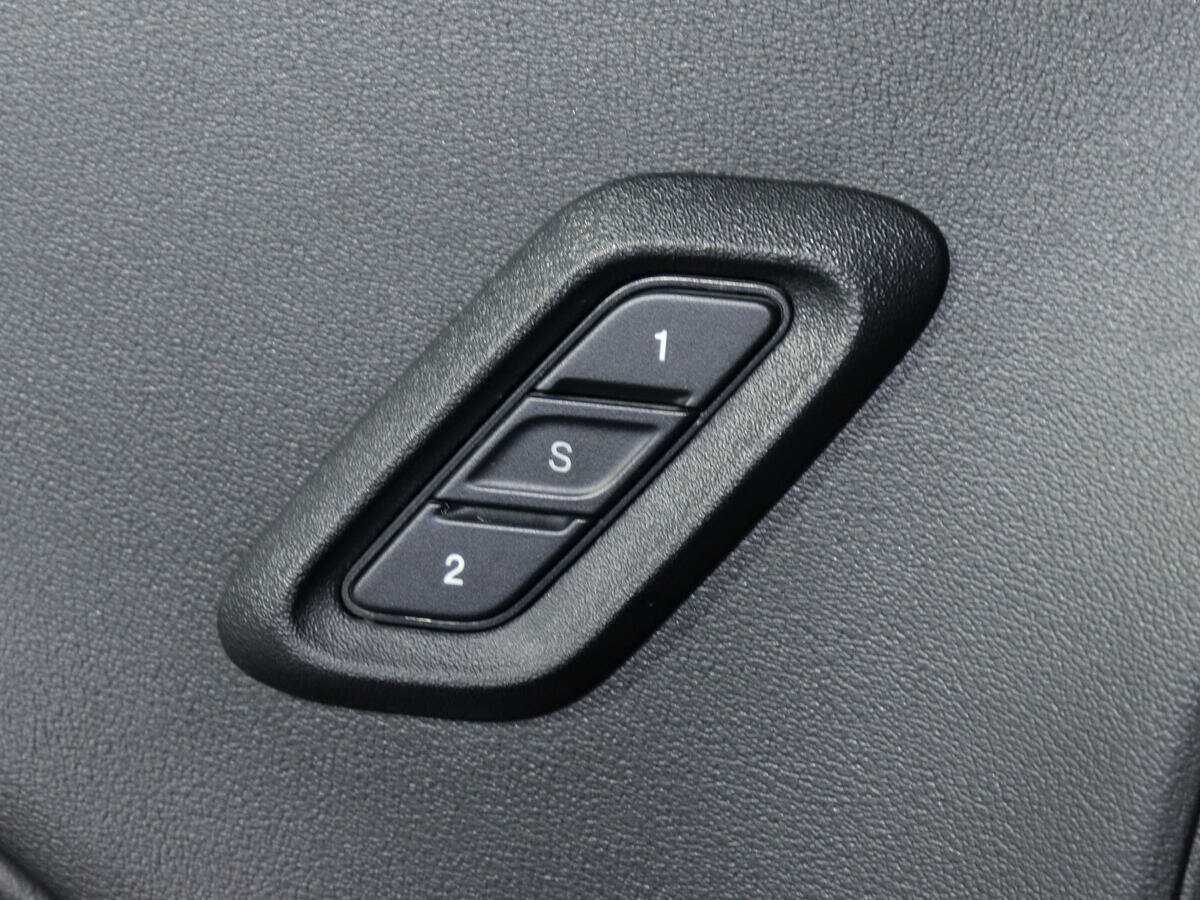 Б/У Додж Челленджер 2022 года. Фото: #16