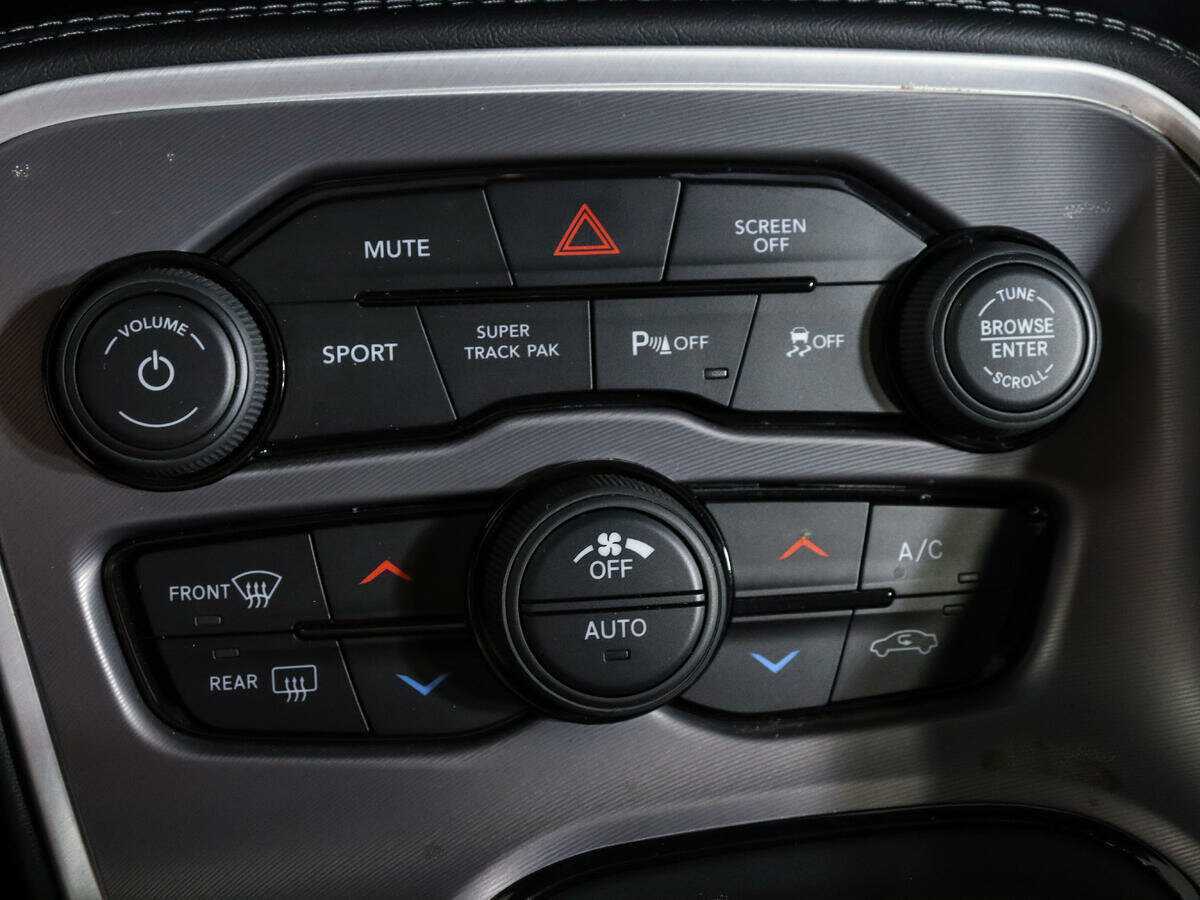 Б/У Додж Челленджер 2022 года. Фото: #23