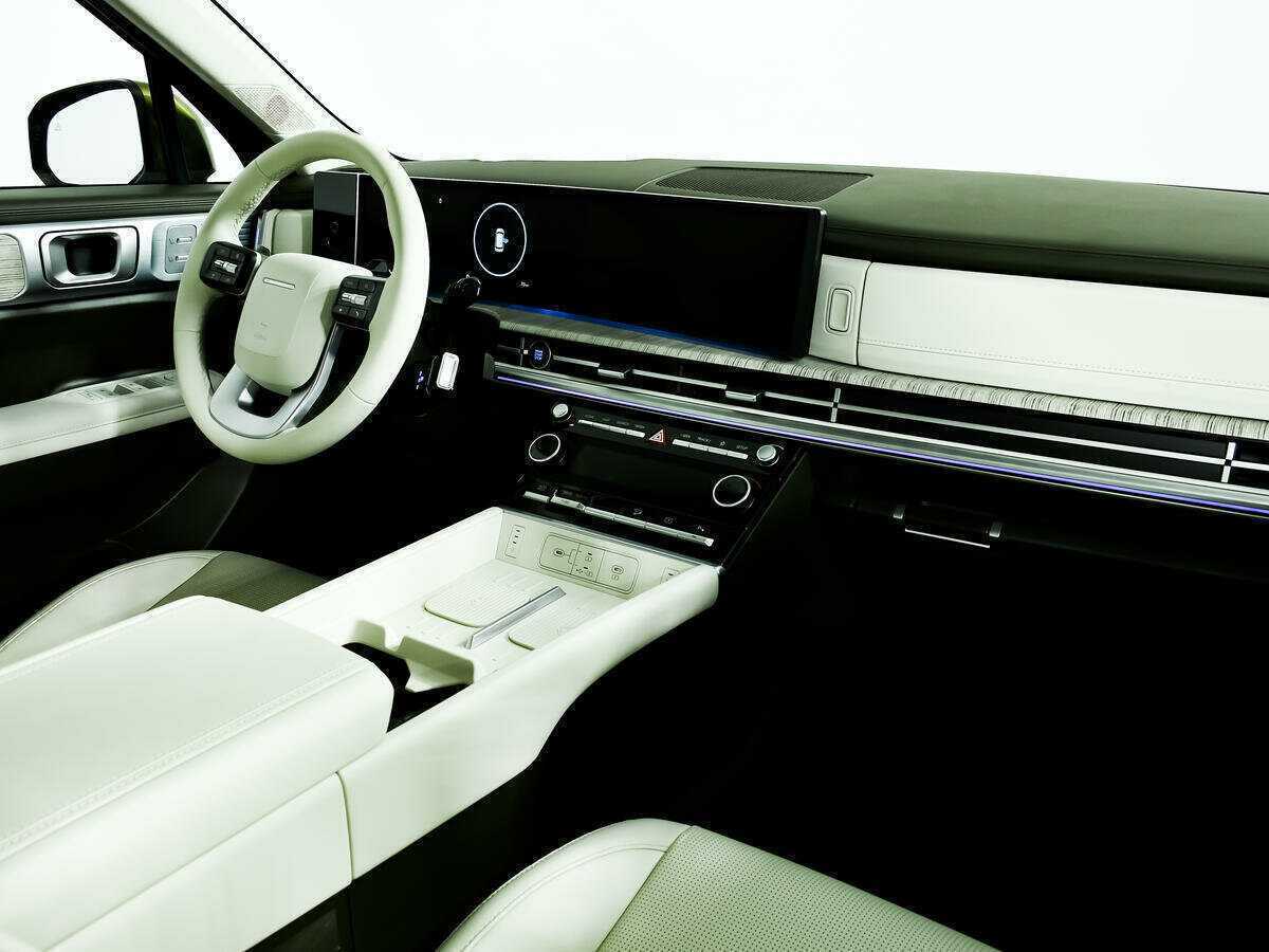 Б/У Хендай Санта Фе 2024 года. Фото: #8