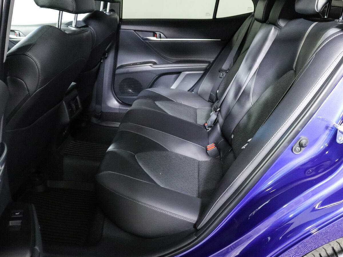 Б/У Тойота Камри 2021 года. Фото: #9