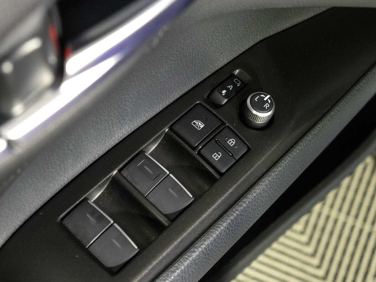 Б/У Тойота Камри 2021 года. Фото: #17