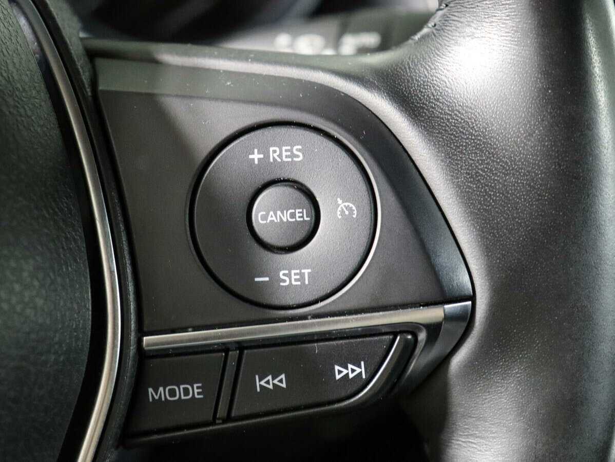 Б/У Тойота Камри 2021 года. Фото: #21