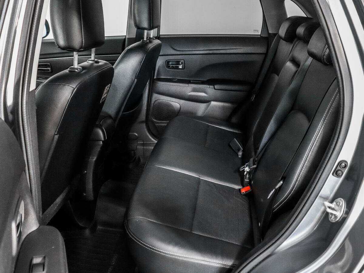 Б/У Митсубиши АС-Икс 2015 года. Фото: #8