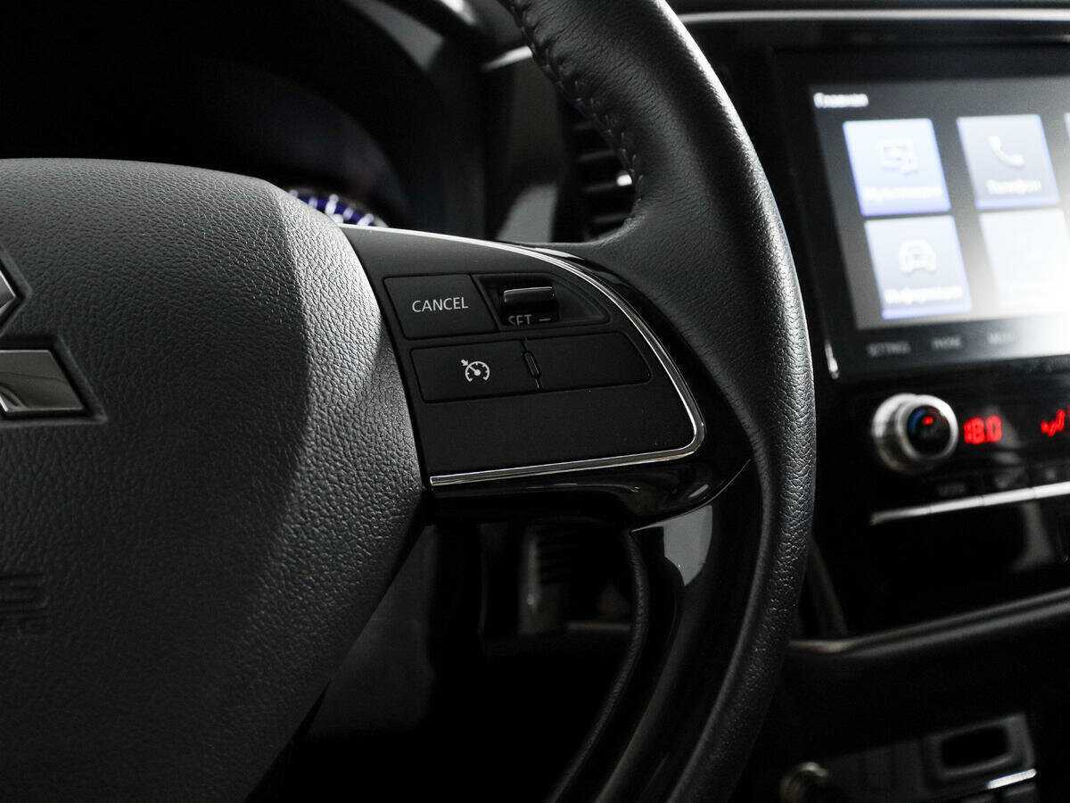 Б/У Митсубиши Оутлэндер 2020 года. Фото: #16