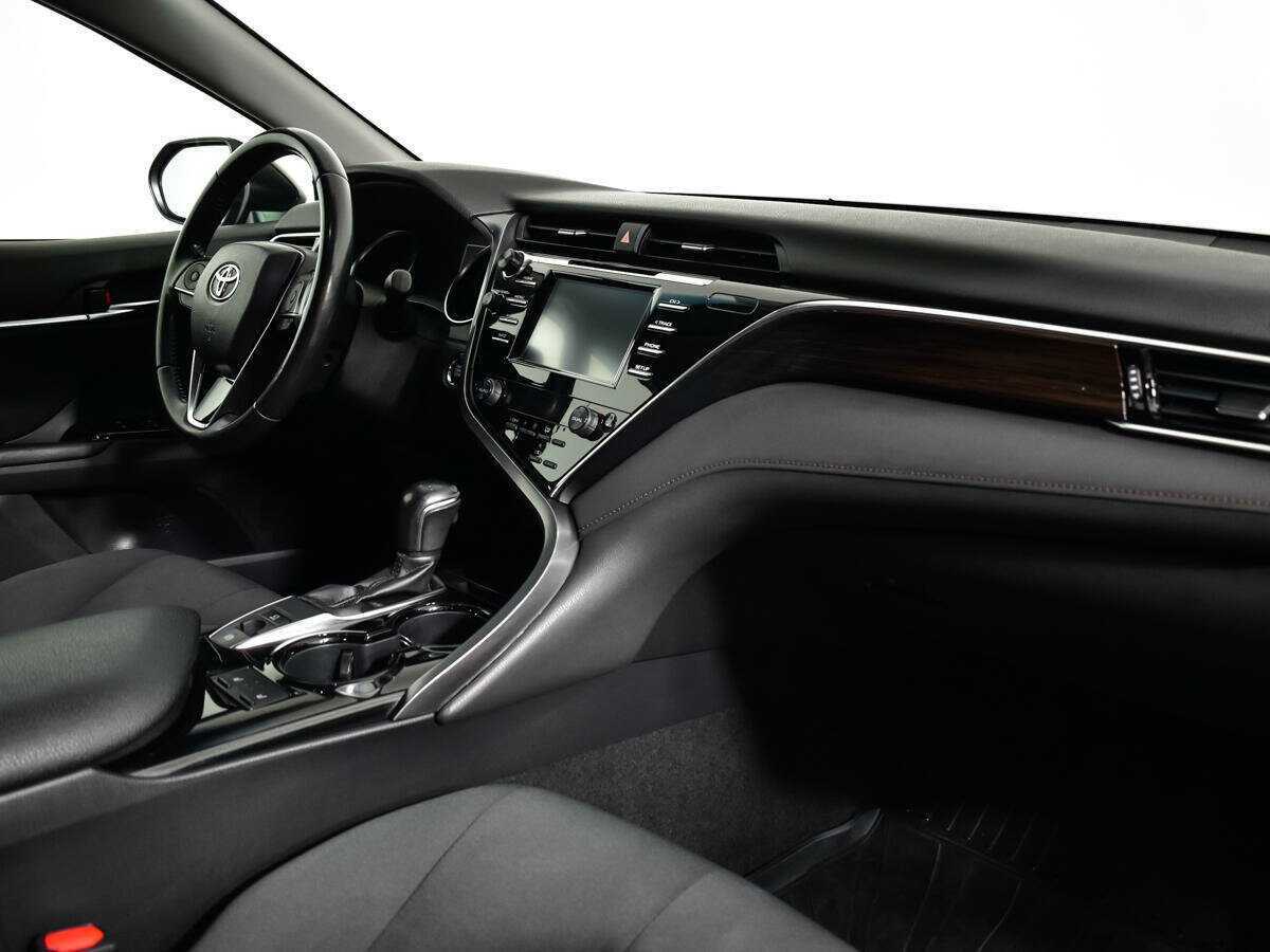 Б/У Тойота Камри 2021 года. Фото: #8