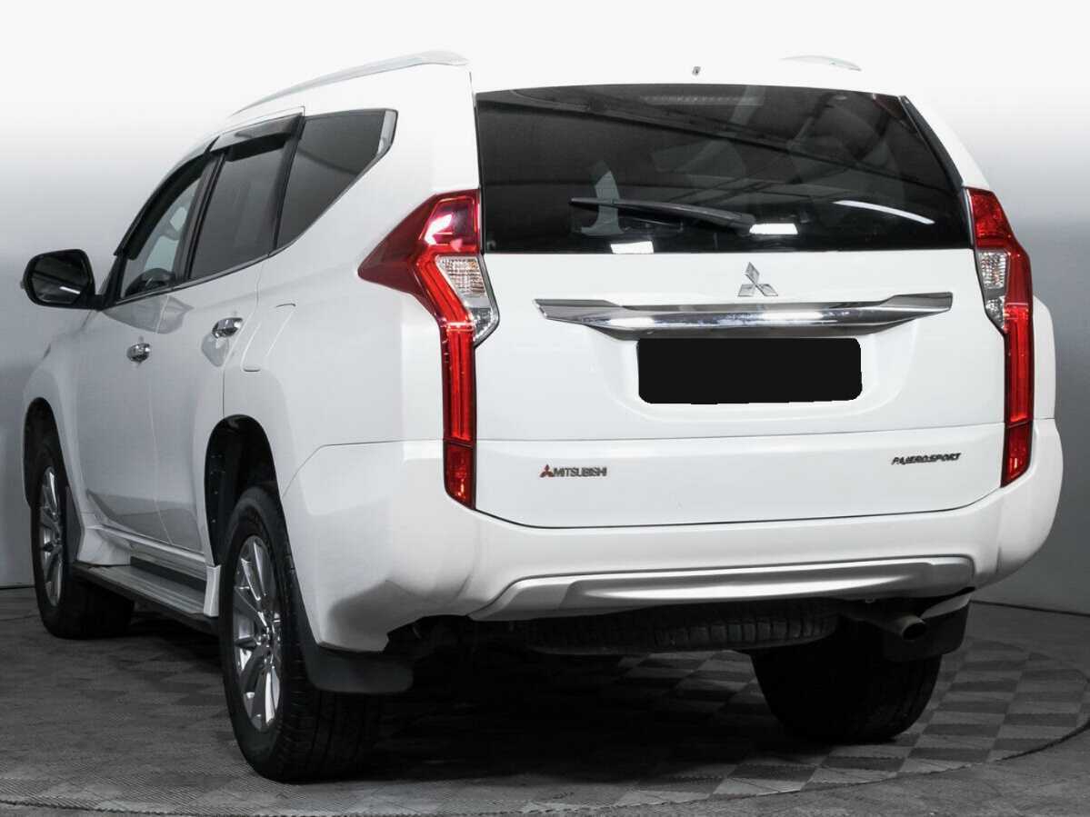 Б/У Митсубиши Паджеро Спорт 2018 года. Фото: #6