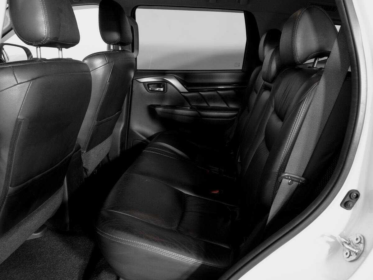 Б/У Митсубиши Паджеро Спорт 2018 года. Фото: #9