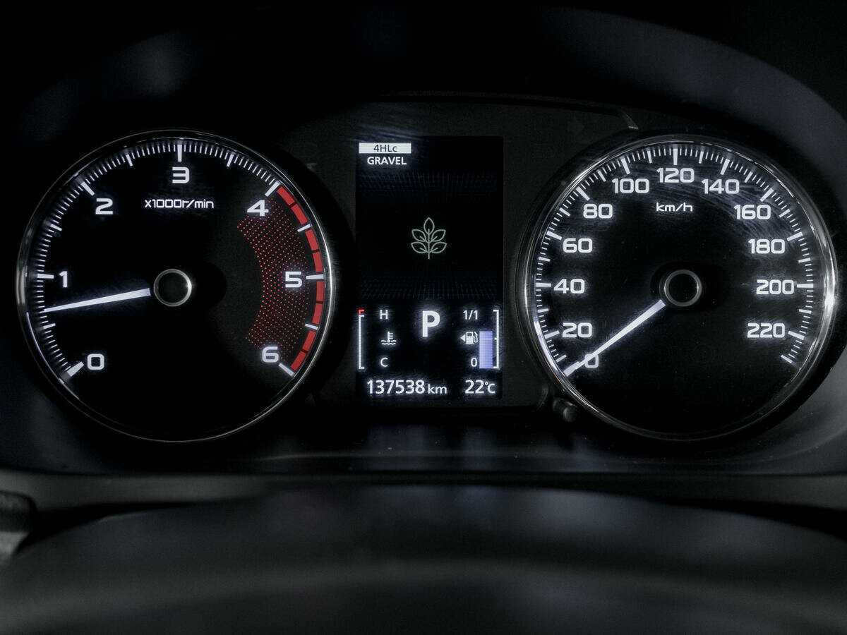 Б/У Митсубиши Паджеро Спорт 2018 года. Фото: #10