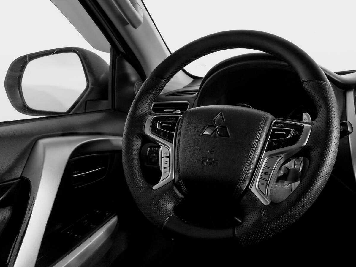 Б/У Митсубиши Паджеро Спорт 2018 года. Фото: #14