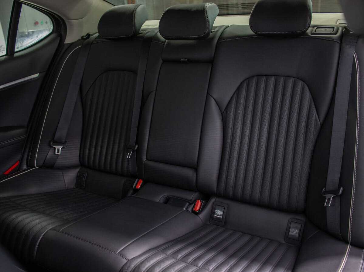 Б/У Генезис Г70 2018 года. Фото: #13