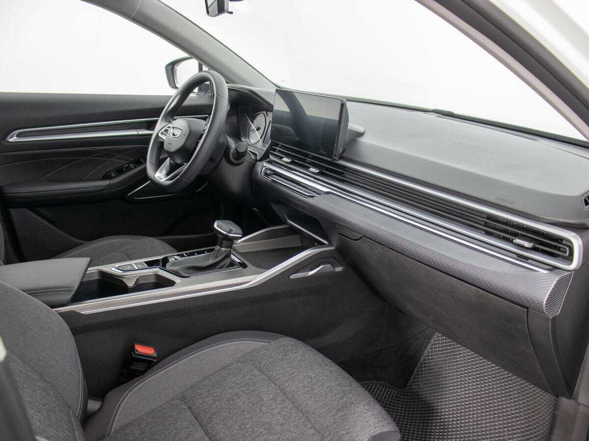 Б/У Джили Эмгранд 2023 года. Фото: #8