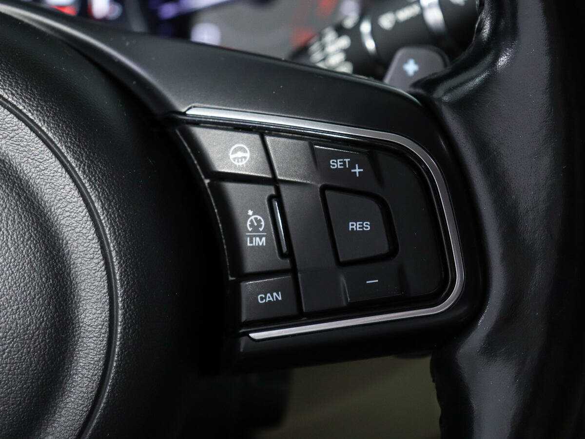 Б/У Ягуар ИксЕ 2015 года. Фото: #14