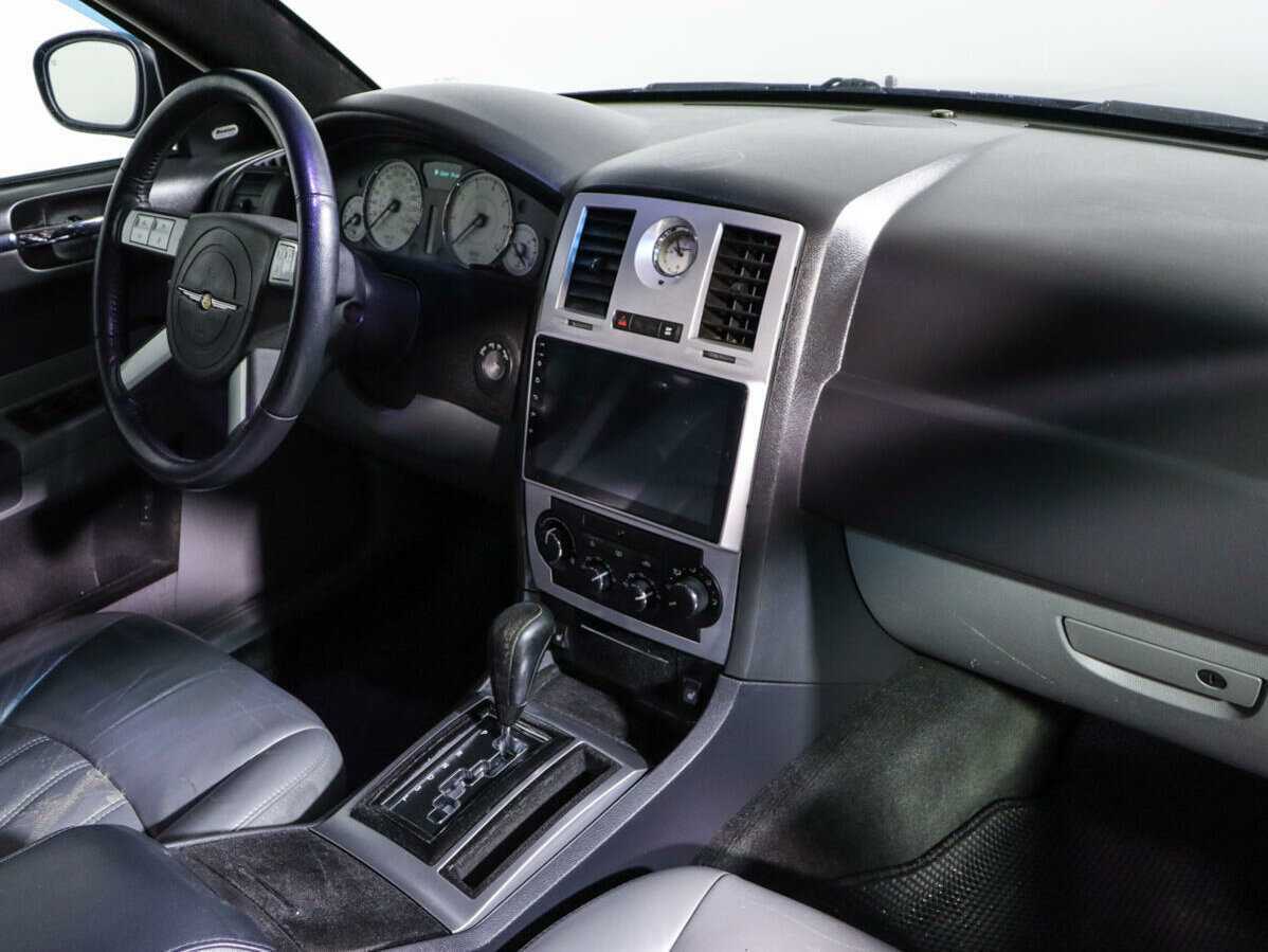 Б/У Крайслер 300Ц 2005 года. Фото: #6