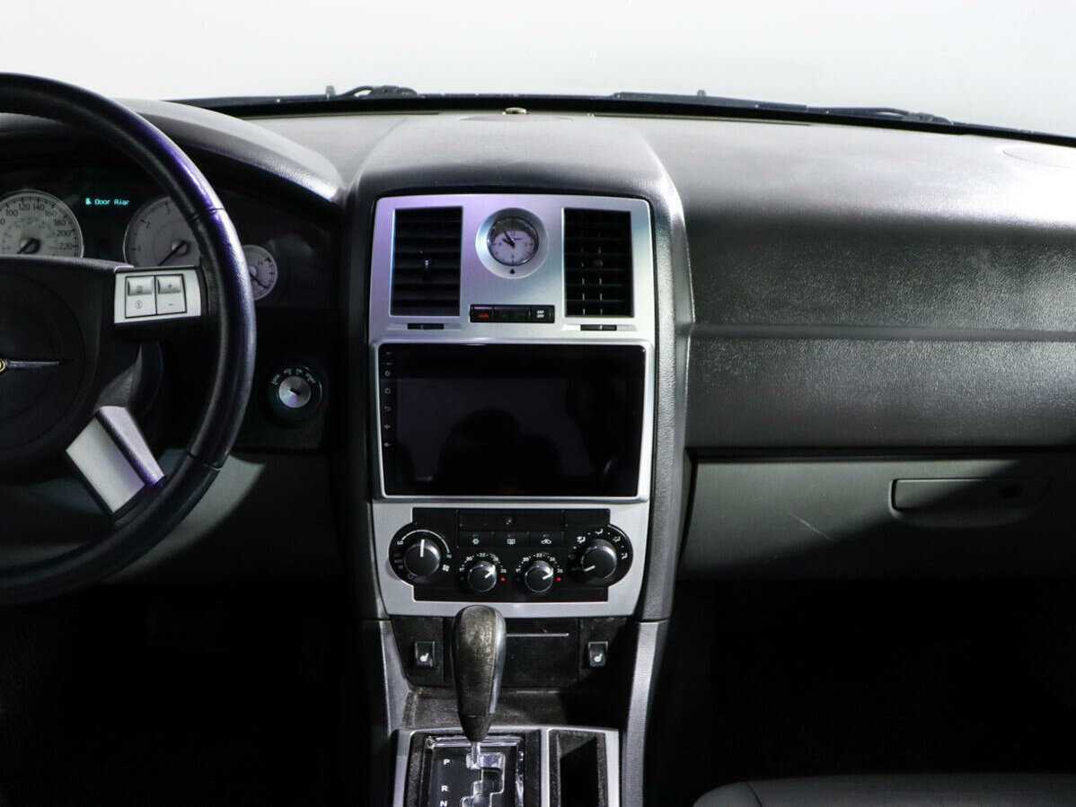 Б/У Крайслер 300Ц 2005 года. Фото: #10