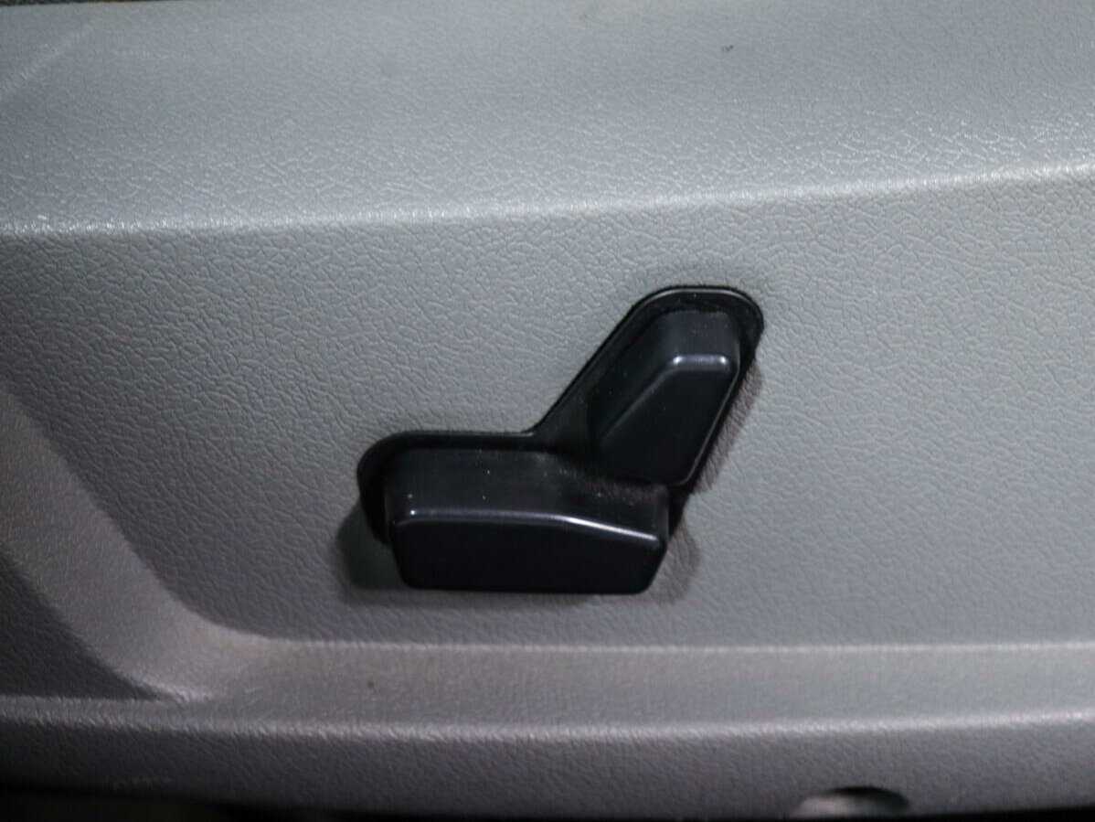 Б/У Крайслер 300Ц 2005 года. Фото: #12