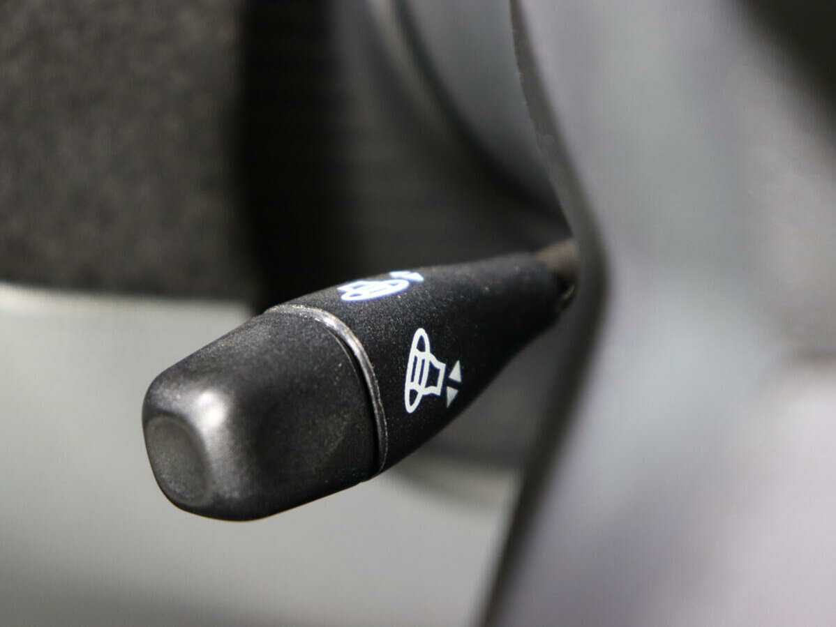 Б/У Крайслер 300Ц 2005 года. Фото: #14