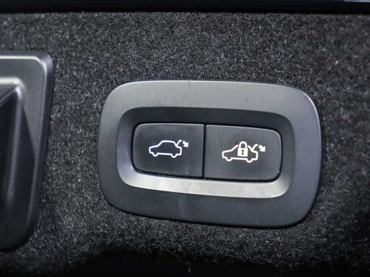 Б/У Вольво С90 2020 года. Фото: #12