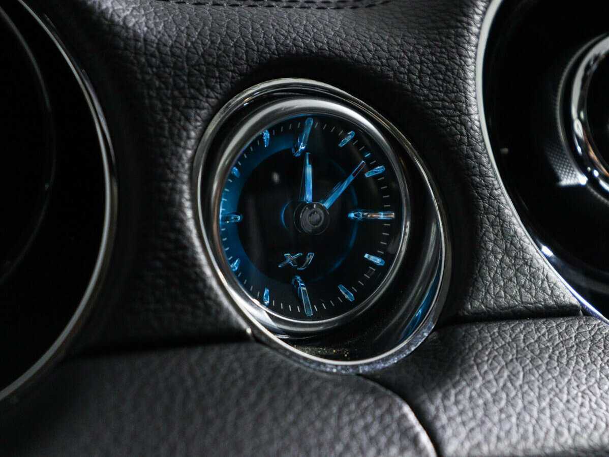 Б/У Ягуар ИксДжи 2018 года. Фото: #25