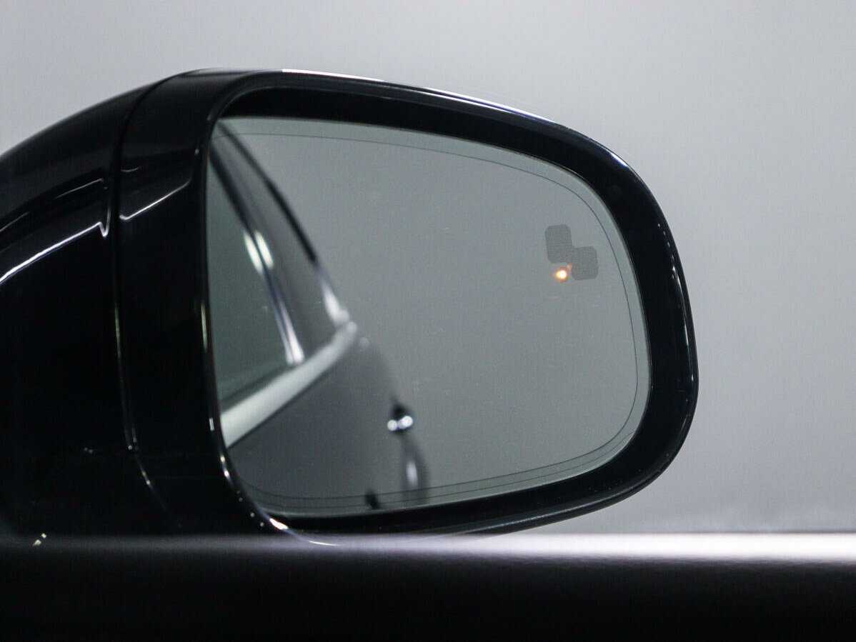 Б/У Ягуар ИксДжи 2018 года. Фото: #27