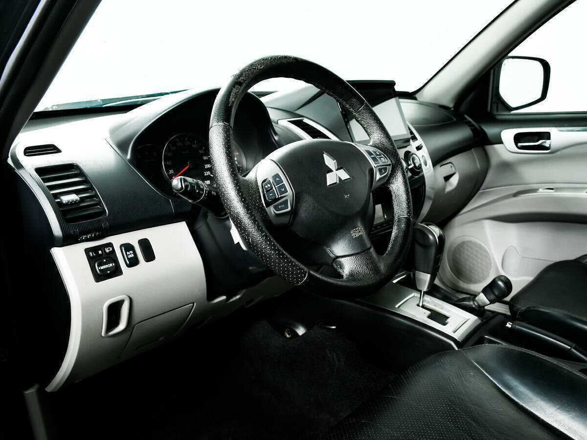 Б/У Митсубиши Паджеро Спорт 2010 года. Фото: #12