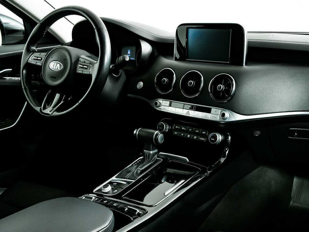 Б/У Киа Стингер 2018 года. Фото: #6