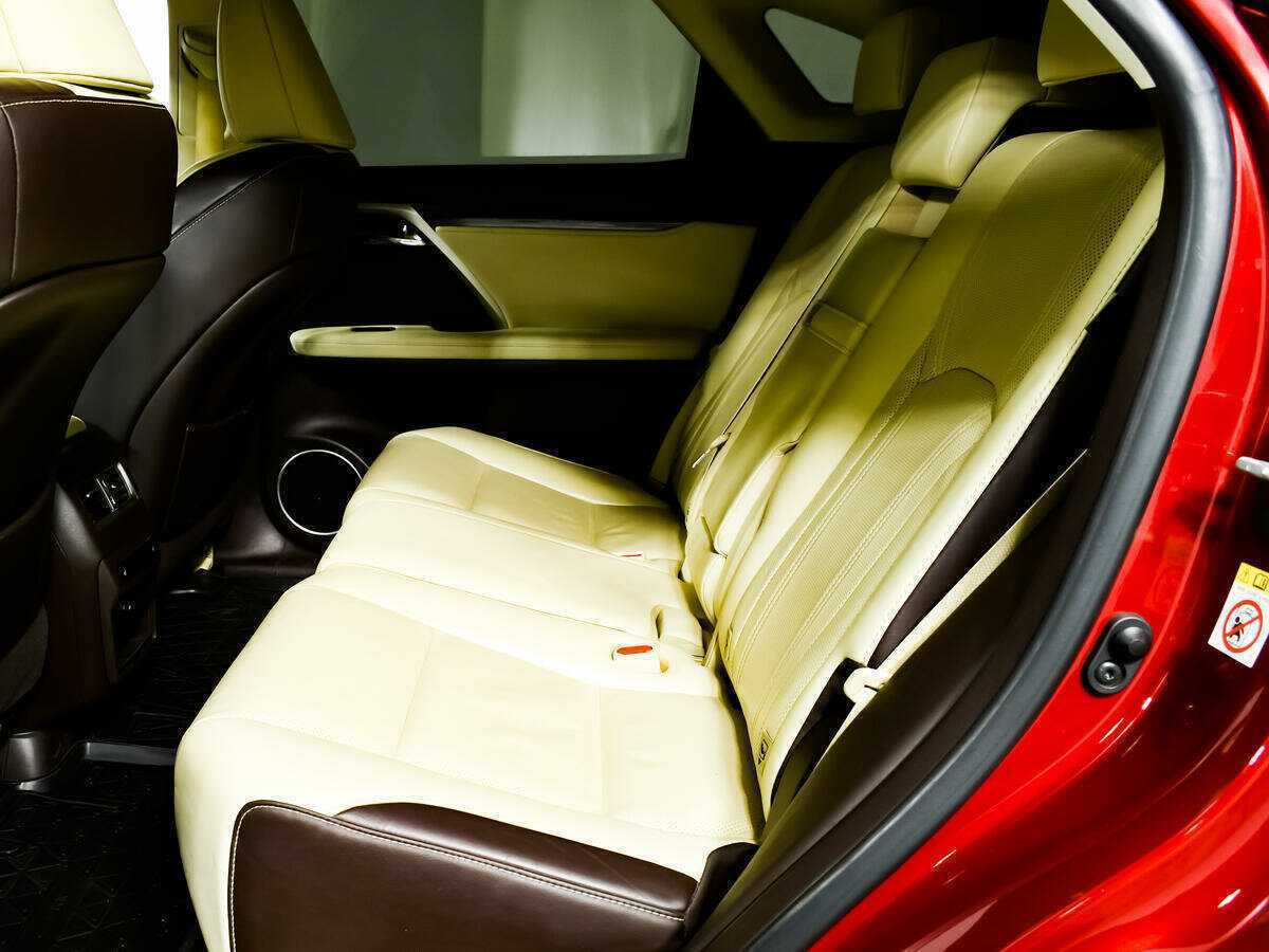 Б/У Лексус Р-Икс 2016 года. Фото: #9