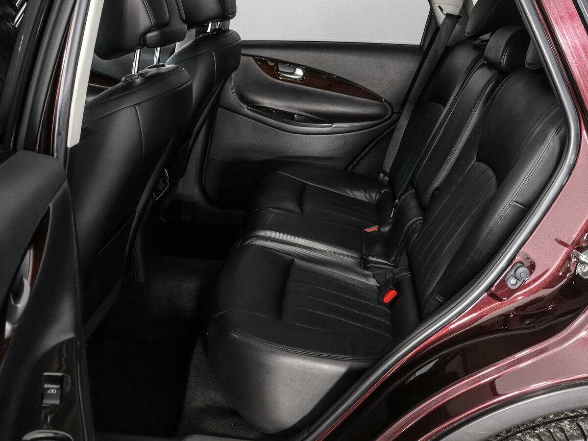 Б/У Инфинити К-Икс50 2015 года. Фото: #12