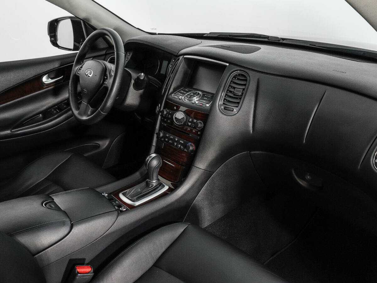 Б/У Инфинити К-Икс50 2015 года. Фото: #13